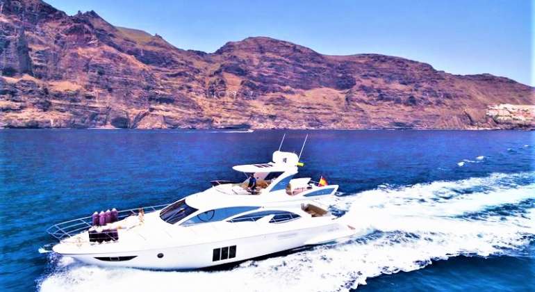 Superb Luxury Yacht Hire in Tenerife with Azimut 60