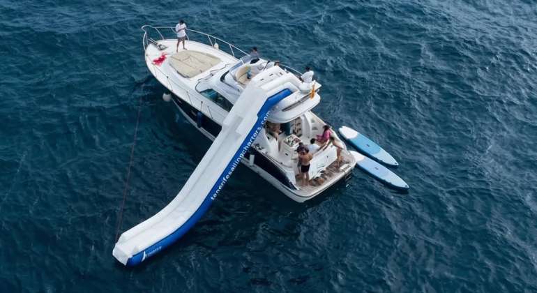 No Worries Luxury Motor Yacht
